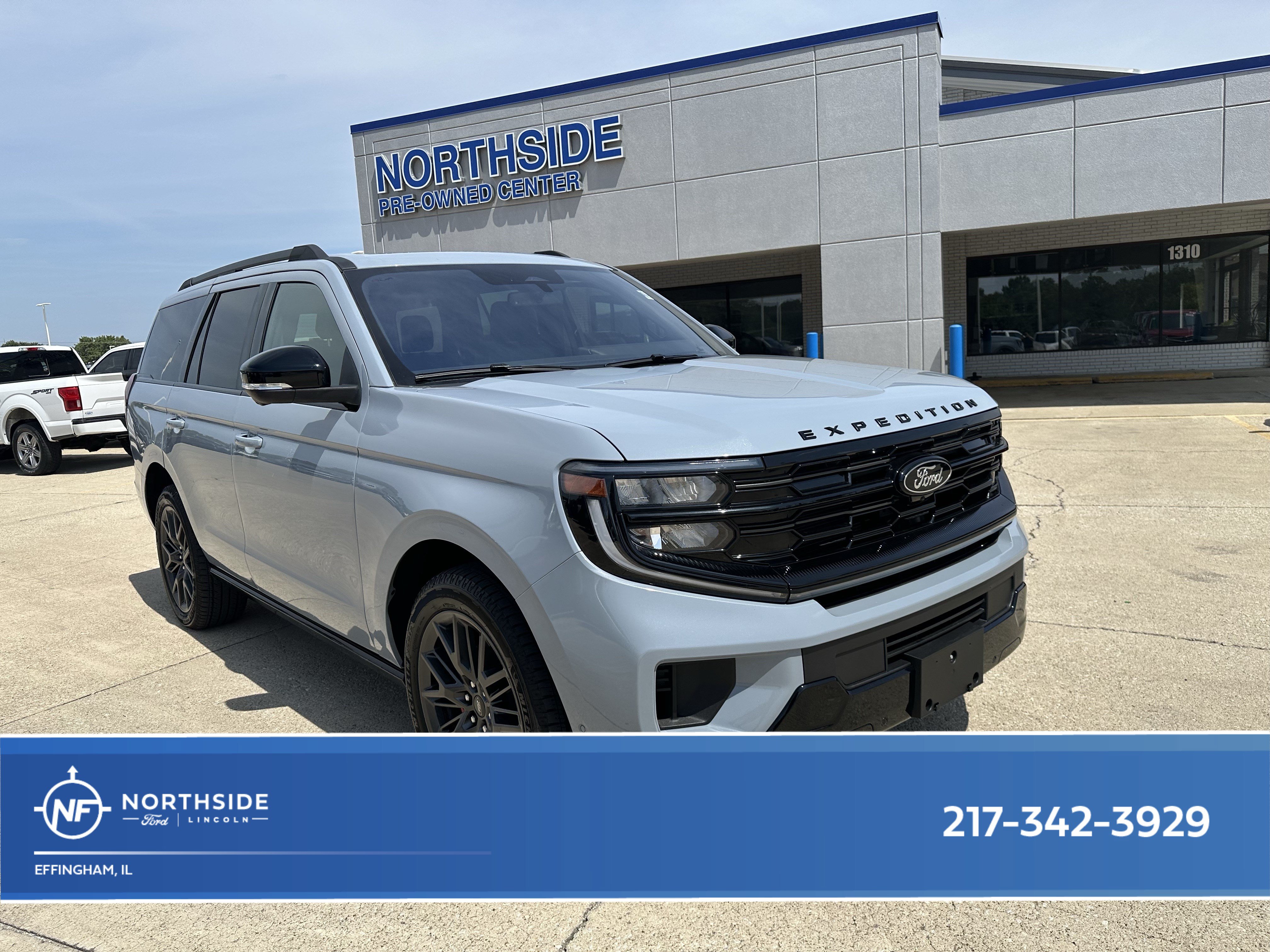 Used 2025 Ford Expedition Platinum w/ Stealth Performance Package AWD/4WD image 1