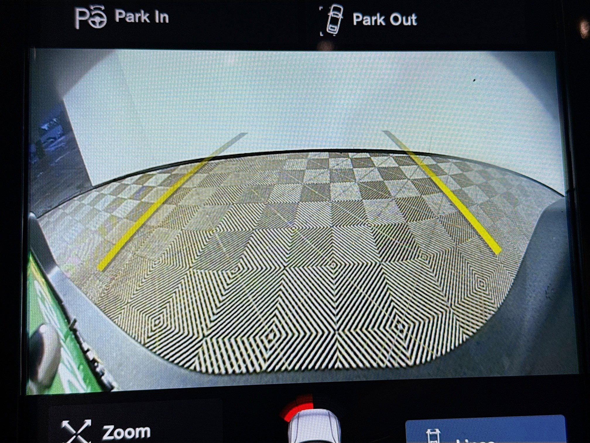 Used 2019 Volvo XC40 T4 Momentum image 19