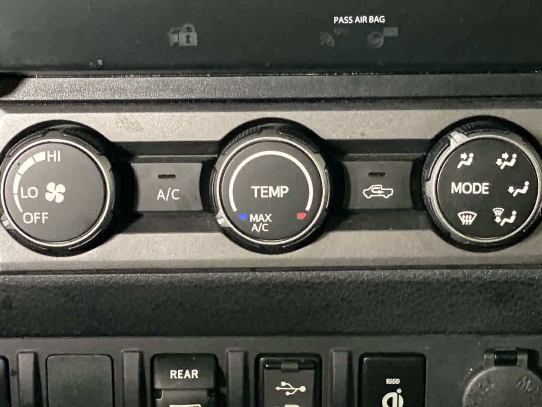 Used 2019 Toyota Tacoma TRD Sport AWD/4WD image 21
