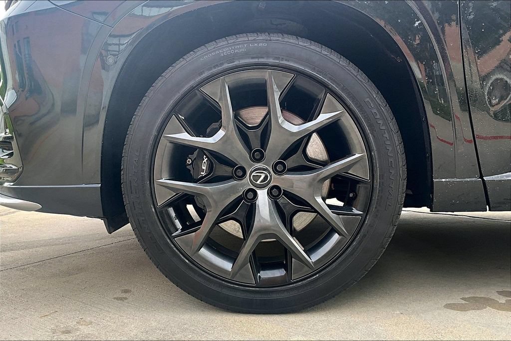 Used 2025 Lexus TX 500h AWD w/ Technology Package image 11