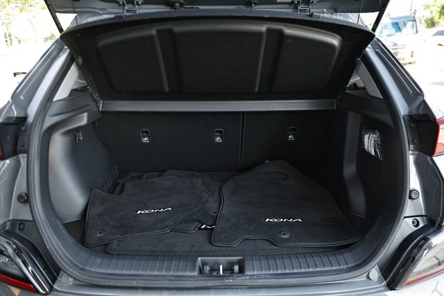 Used 2023 Hyundai Kona SE w/ Cargo Package FWD image 29