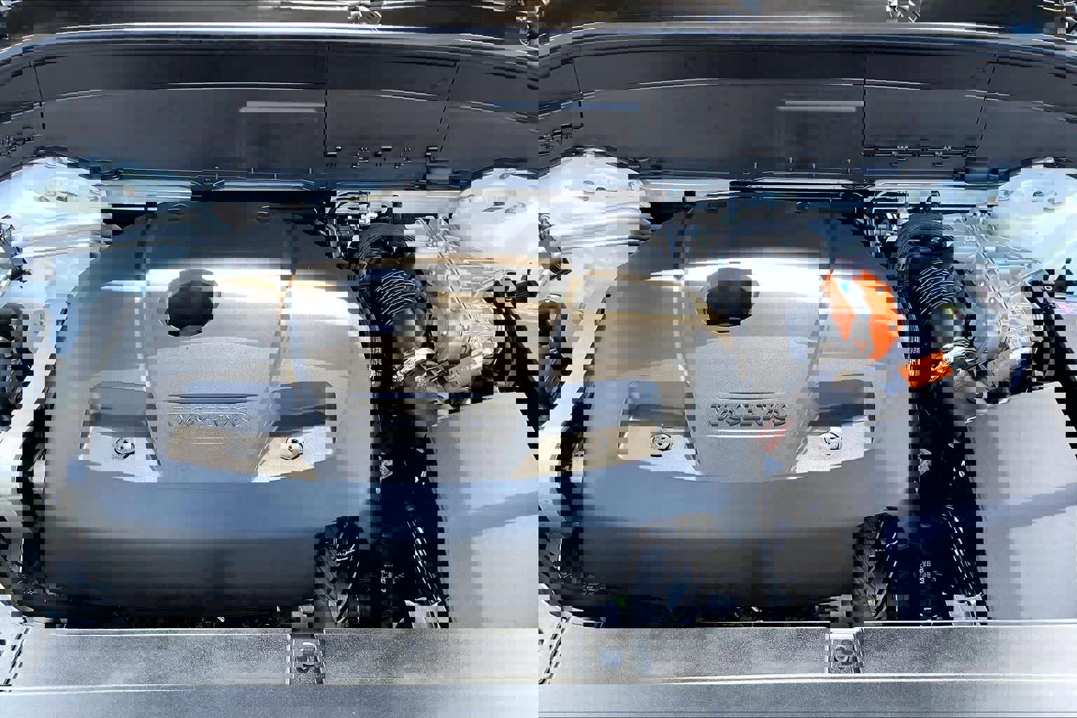 Used 2023 Volvo XC90 T8 Plus w/ Protection Package Premier image 13