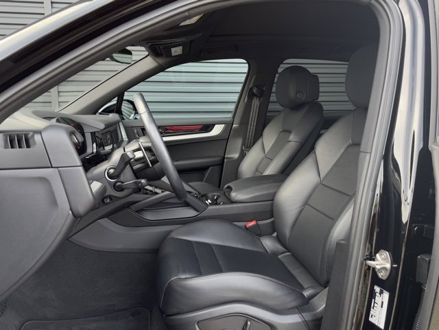 Certified 2024 Porsche Cayenne image 5