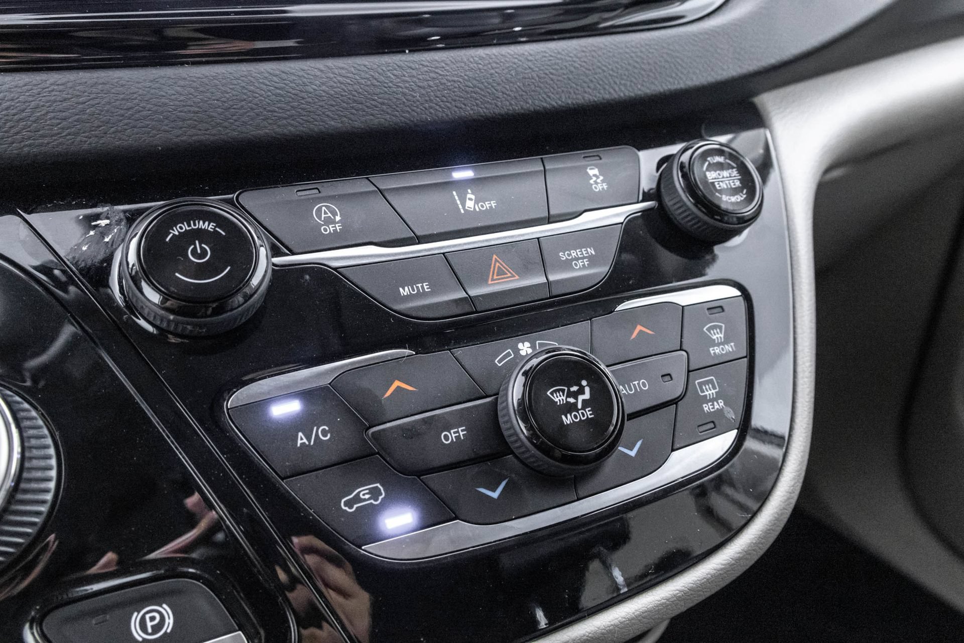 Used 2022 Chrysler Pacifica Touring-L FWD image 30