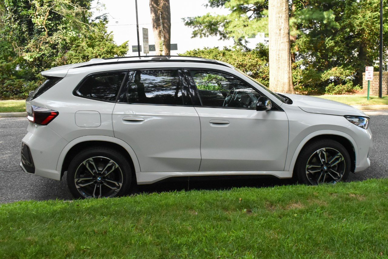Used 2023 BMW X1 xDrive28i w/ Premium Package AWD/4WD image 8