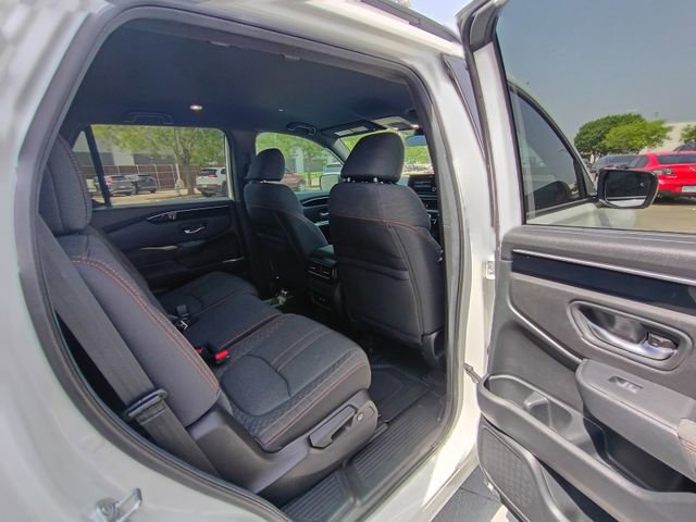 Used 2025 Honda Pilot Sport image 9