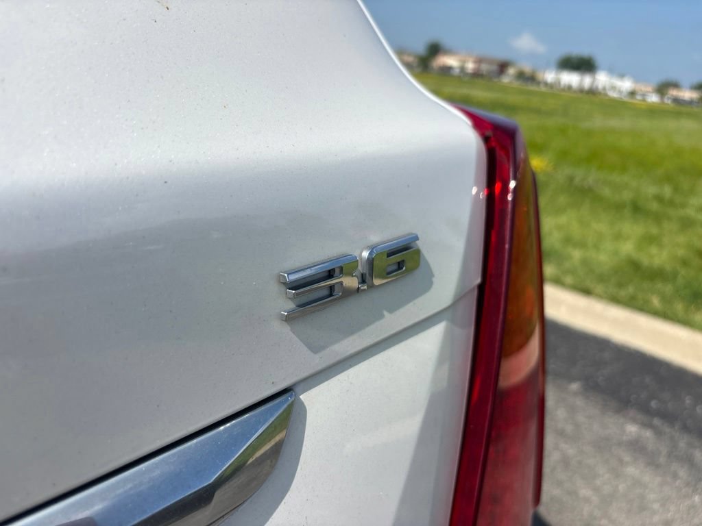 Used 2017 Cadillac XT5 Premium Luxury w/ LPO, Wheel Lock Package AWD/4WD image 5
