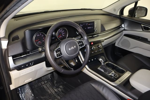 Used 2023 Kia Carnival LX FWD image 27