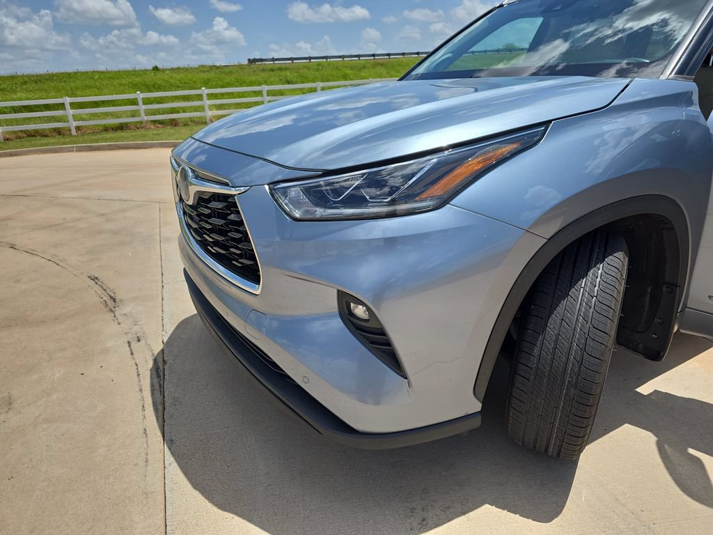 Used 2020 Toyota Highlander Limited w/ Protection Package #3 AWD/4WD image 32