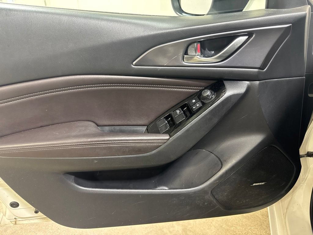 Used 2018 MAZDA MAZDA3 Grand Touring FWD image 17