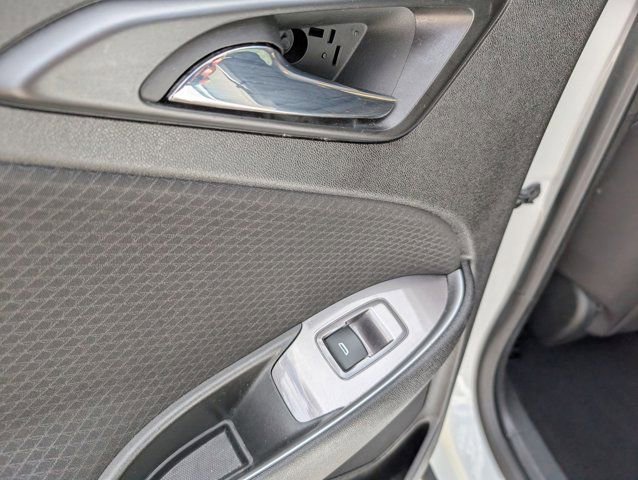 Used 2023 Chevrolet Malibu LT image 25