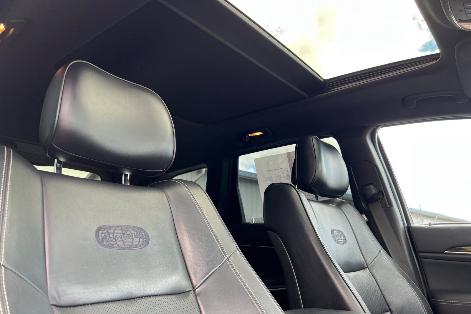 Used 2014 Jeep Grand Cherokee Overland w/ Advanced Technology Group image 17