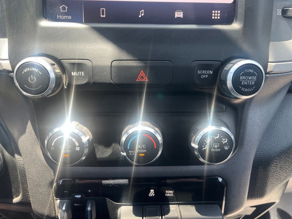 Used 2024 RAM 2500 Tradesman w/ Chrome Appearance Group AWD/4WD image 32