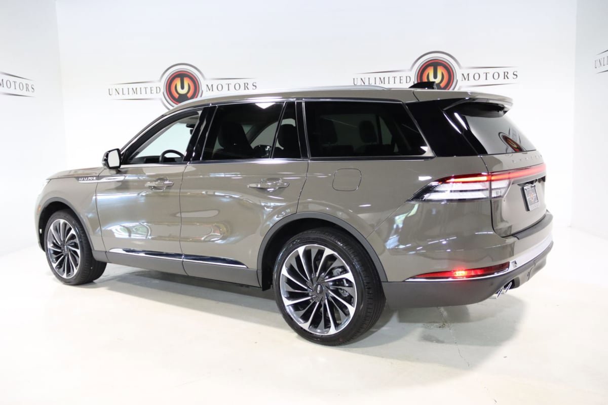 Used 2025 Lincoln Aviator Reserve w/ Equipment Group 201A AWD/4WD image 3