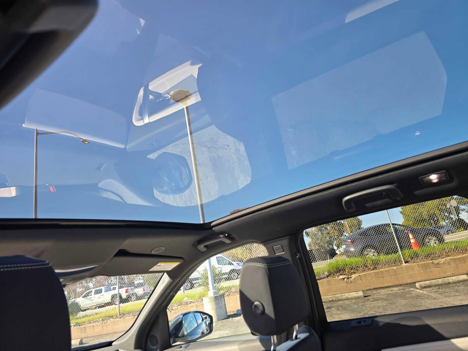 Used 2025 Land Rover Discovery Sport Dynamic SE image 21