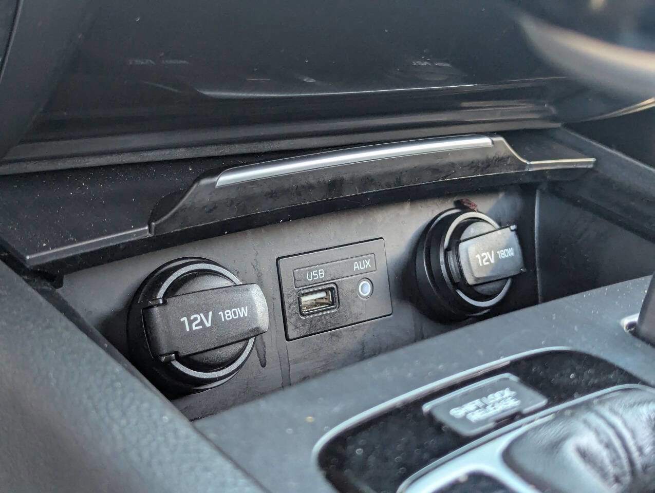 Used 2018 Genesis G80 3.8 image 28