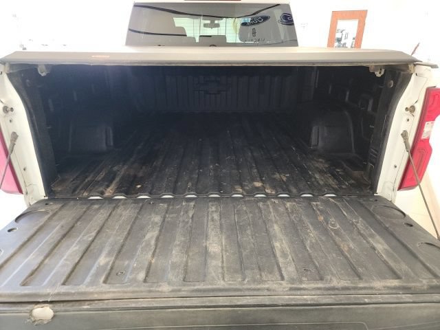 Used 2022 Chevrolet Silverado 1500 RST AWD/4WD image 6