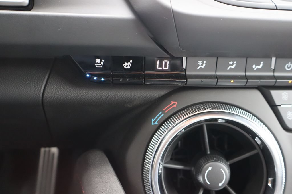 Used 2022 Chevrolet Camaro ZL1 RWD image 15