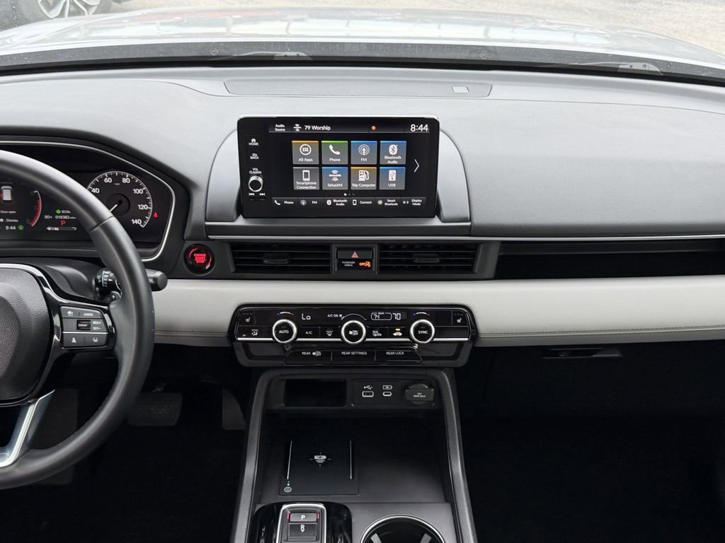 Used 2025 Honda Pilot EX-L image 16