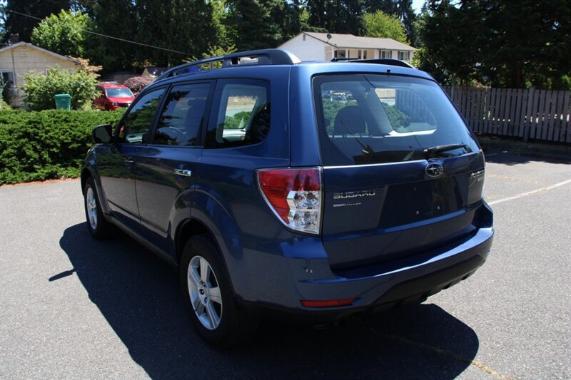 Used 2011 Subaru Forester 2.5X w/ Alloy Wheel Value Pkg AWD/4WD image 4
