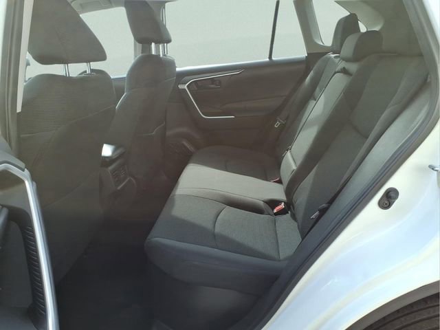 Used 2021 Toyota RAV4 LE image 23