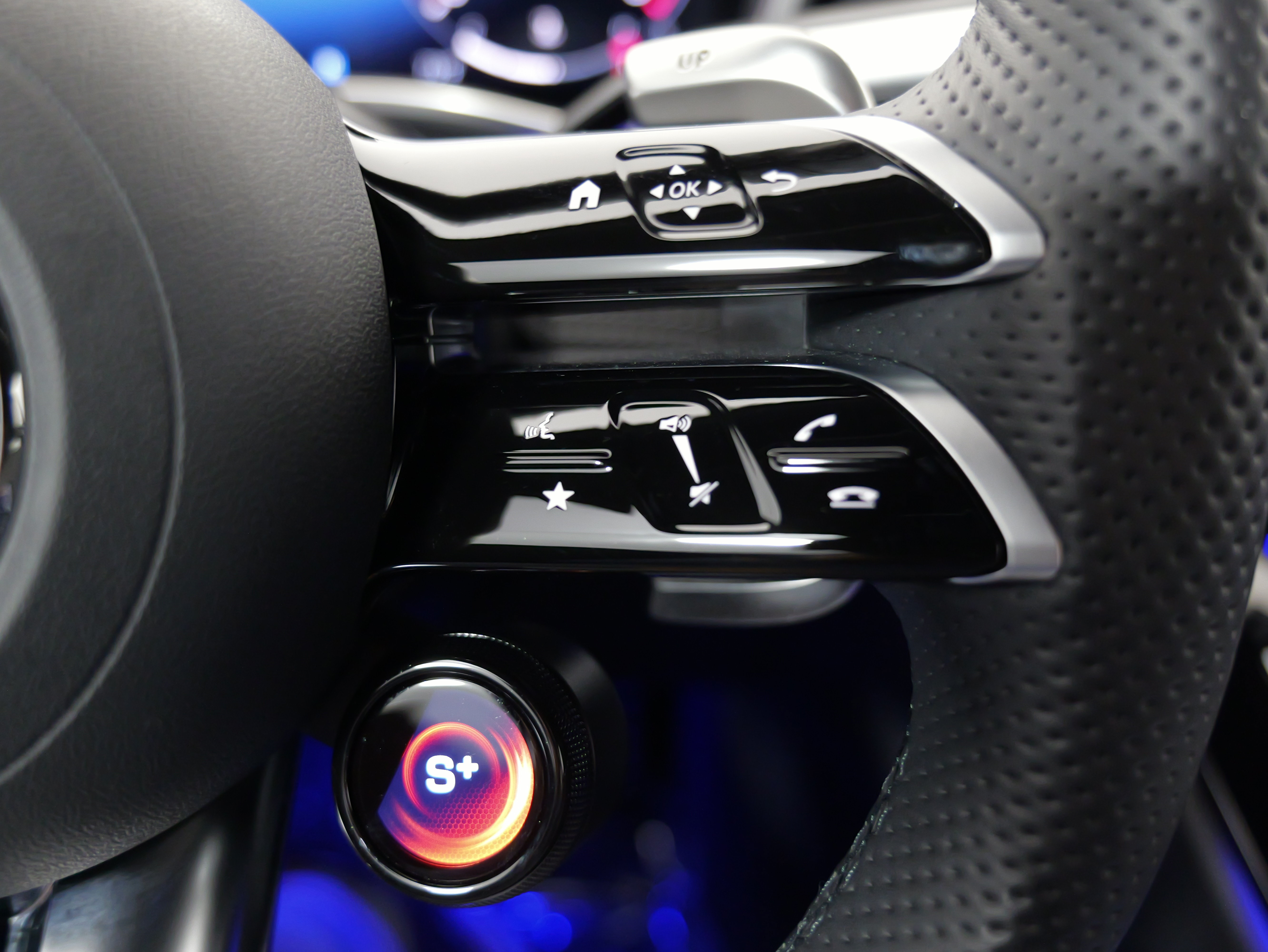 Used 2025 Mercedes-Benz AMG GT 63 image 35