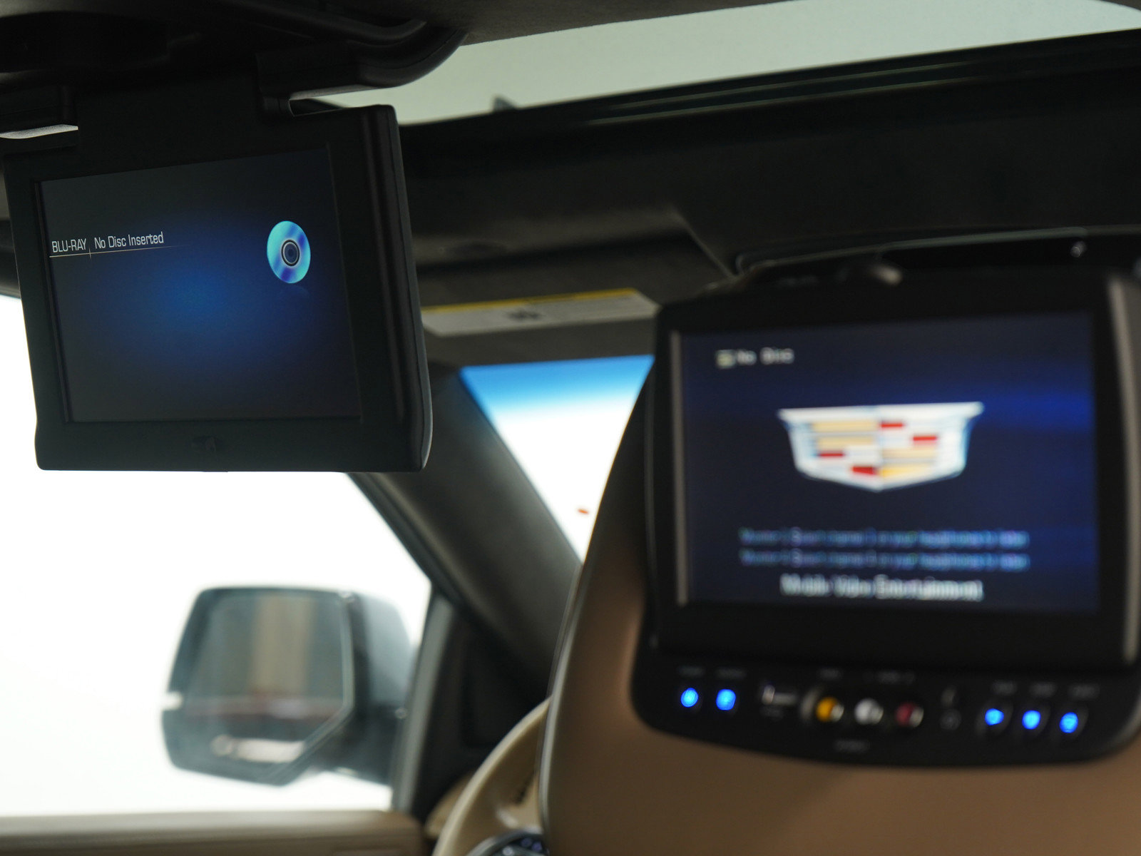 Used 2019 Cadillac Escalade Platinum image 16