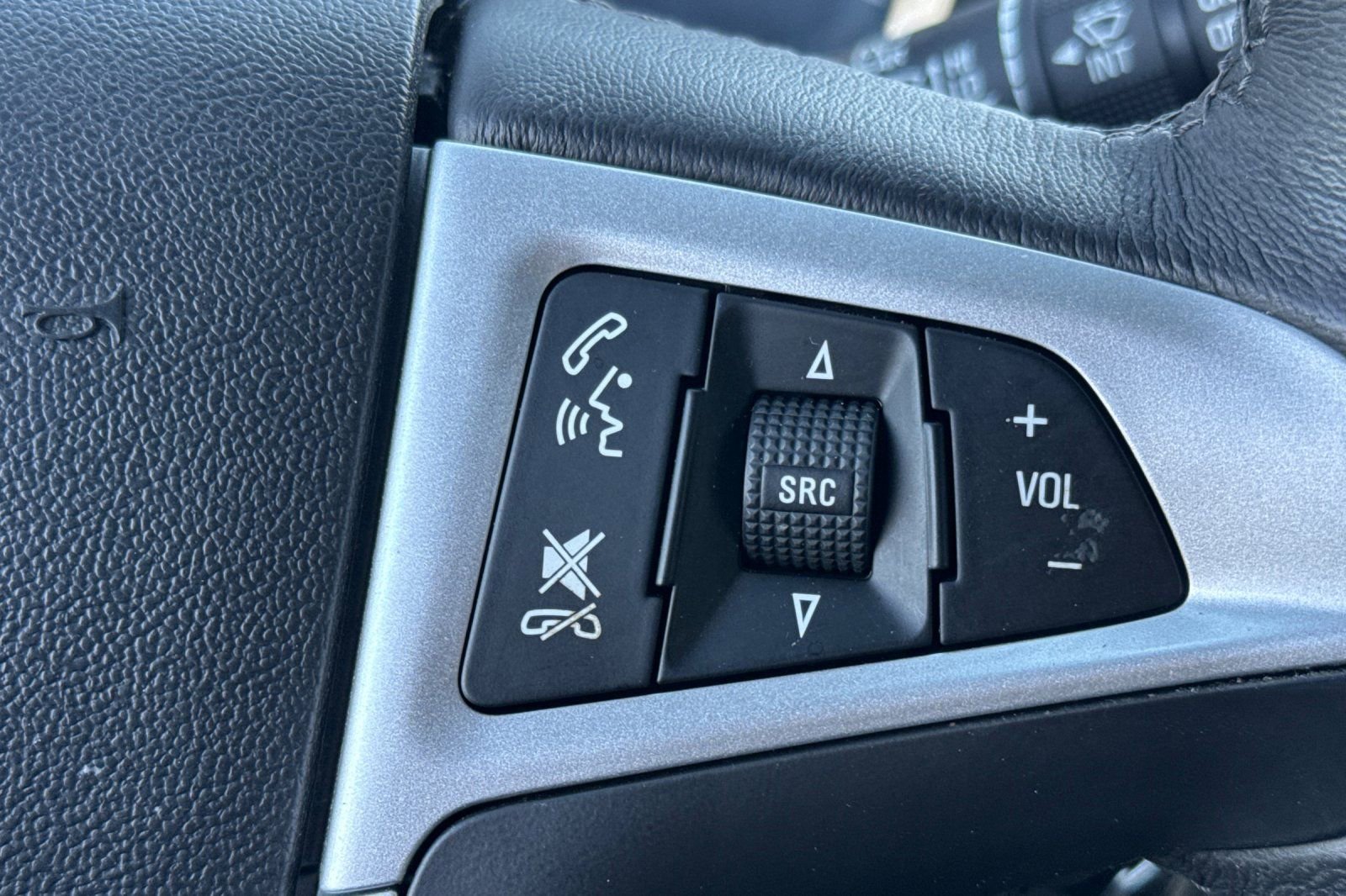 Used 2017 Chevrolet Equinox Premier w/ Enhanced Convenience Package AWD/4WD image 24