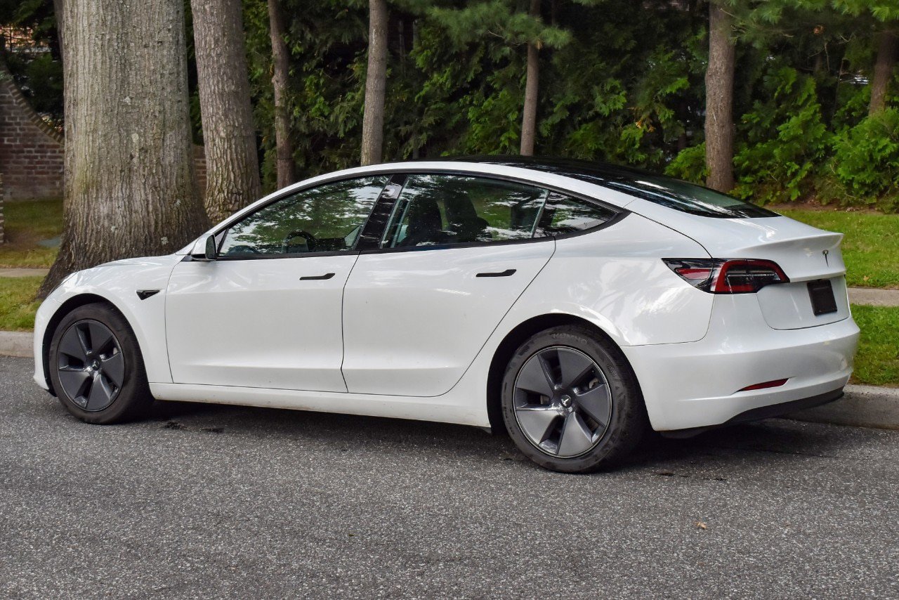 Used 2023 Tesla Model 3 Standard Range RWD image 6