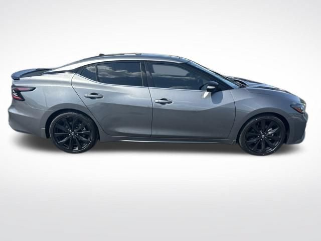 Used 2023 Nissan Maxima SR w/ Sport Mat Group FWD image 6