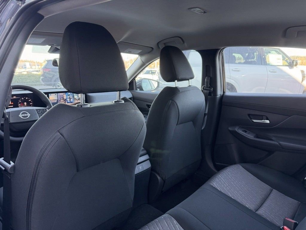 New 2026 Nissan Sentra SV w/ Floor Mat Package FWD image 31