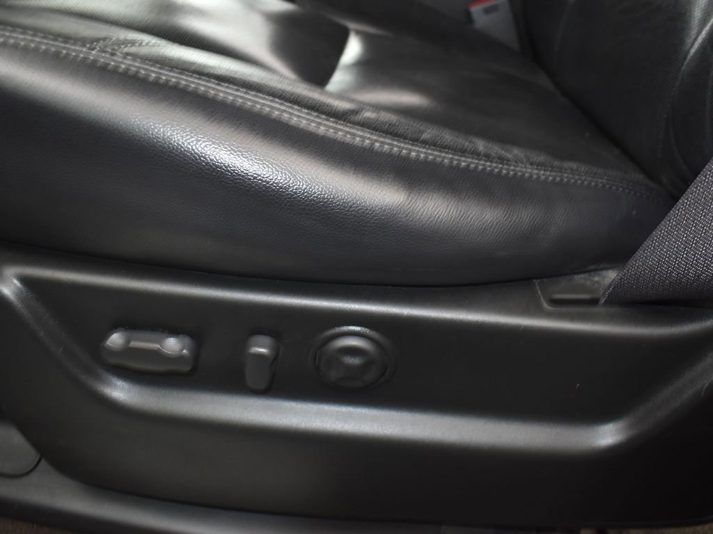 Used 2010 Chevrolet Suburban LTZ image 14