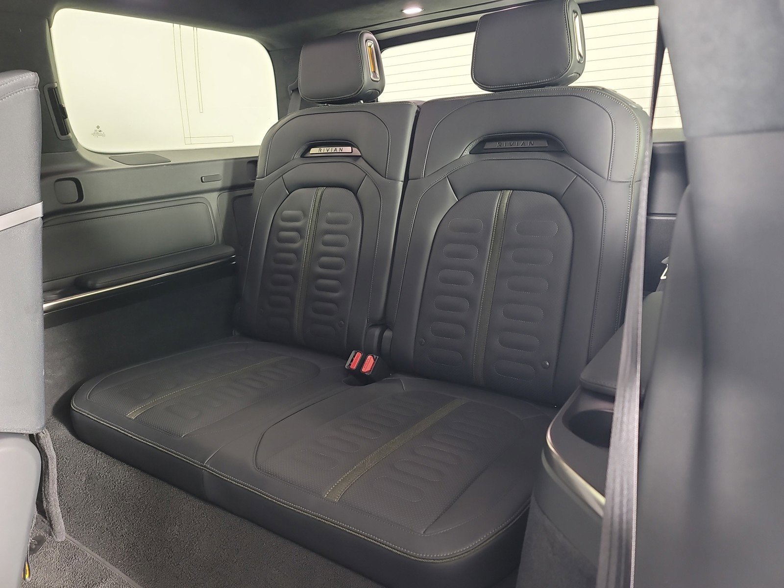 Used 2023 Rivian R1S Adventure AWD/4WD image 22