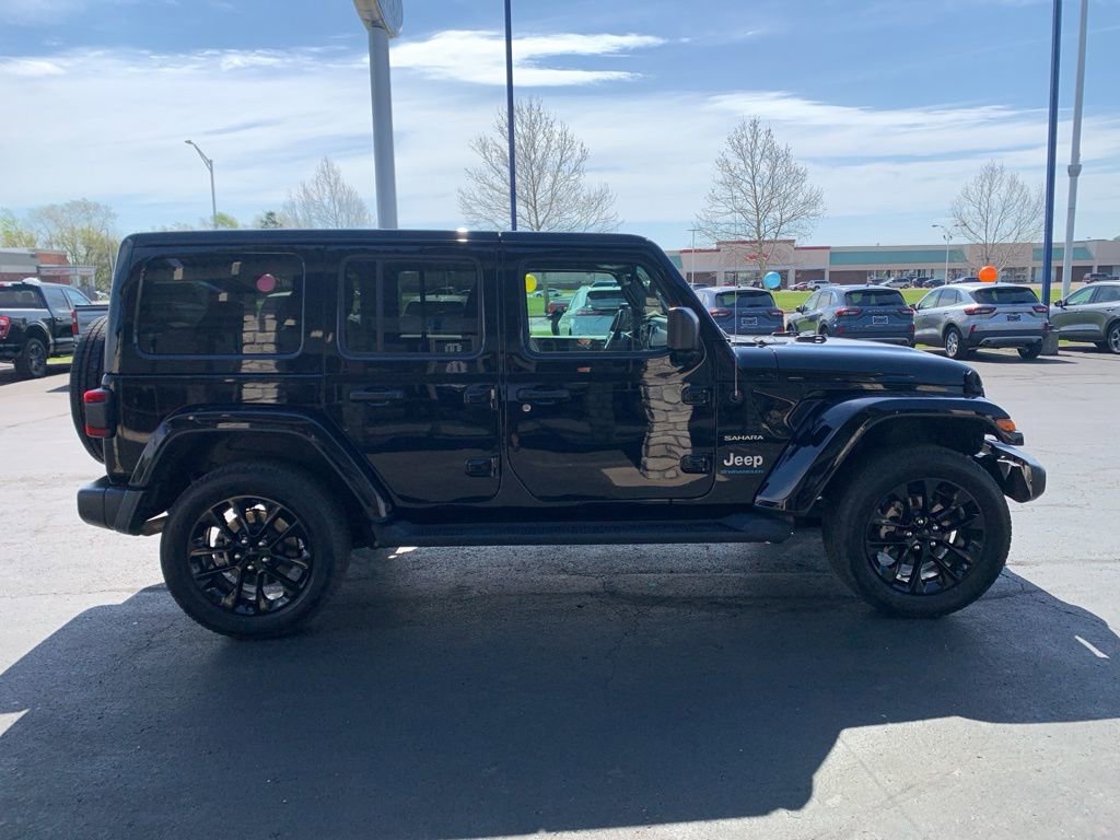 Used 2023 Jeep Wrangler Unlimited Sahara w/ Cold Weather Group AWD/4WD image 2