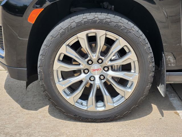 Used 2024 GMC Yukon XL Denali AWD/4WD image 10