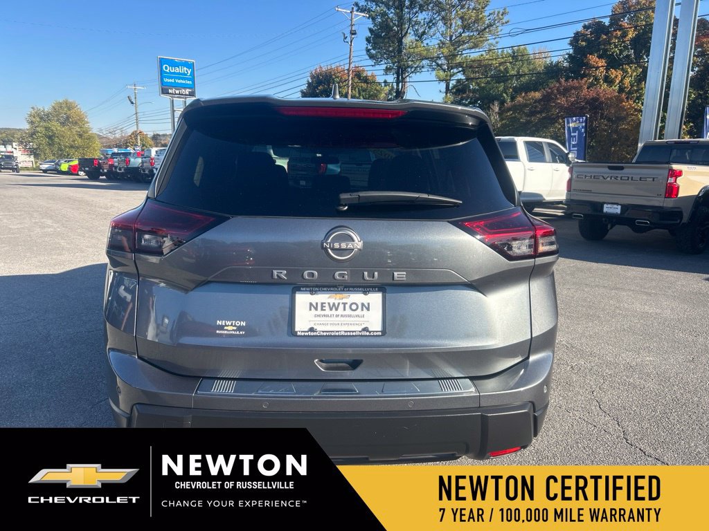 Used 2025 Nissan Rogue SV FWD image 39