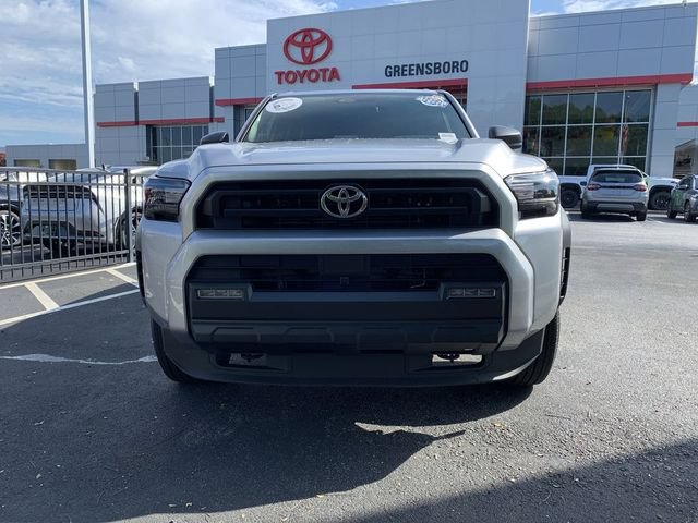 Certified 2025 Toyota 4Runner SR5 AWD/4WD image 3