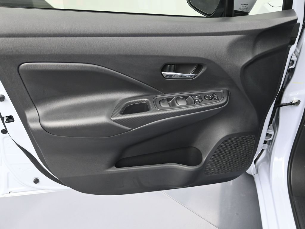 New 2025 Nissan Versa SV w/ Trunk Package FWD image 32