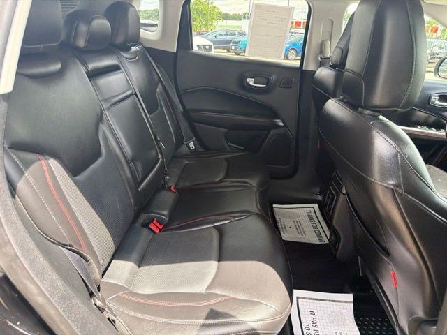 Used 2018 Jeep Compass Trailhawk w/ Leather Interior Group AWD/4WD image 19