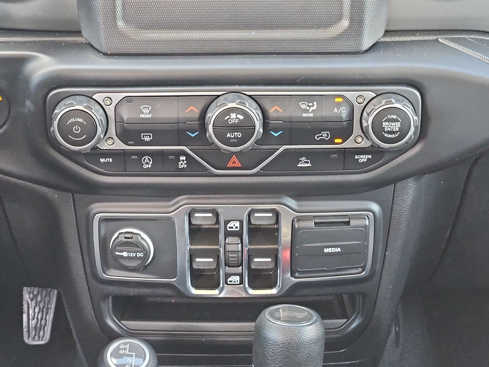 Used 2023 Jeep Wrangler Unlimited Sport AWD/4WD image 19