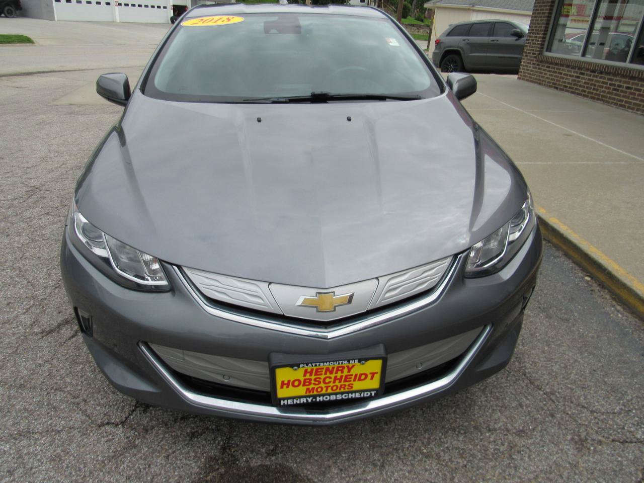 Used 2018 Chevrolet Volt Premier w/ Driver Confidence Package FWD image 2