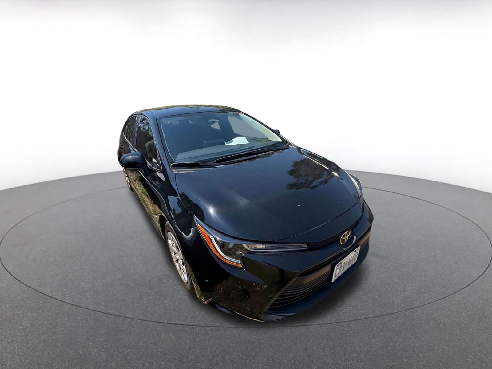 Used 2025 Toyota Corolla LE image 2