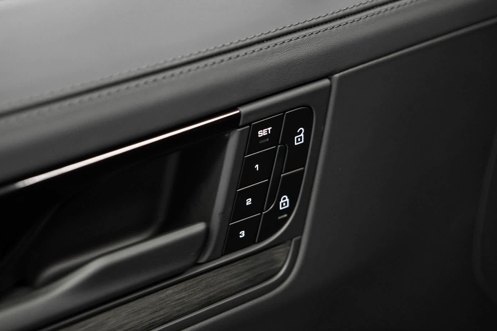 New 2026 Porsche Cayenne GTS AWD/4WD image 21