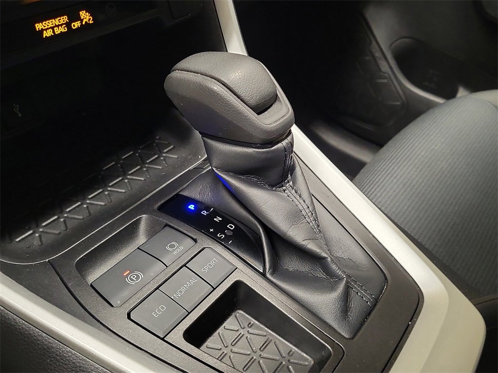 Used 2022 Toyota RAV4 LE image 24