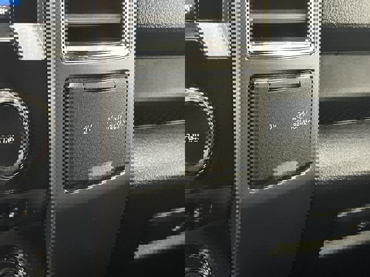 Used 2015 Ford F150 XLT w/ Equipment Group 302A Luxury image 22