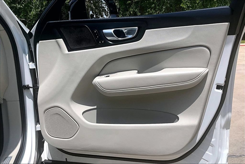 Certified 2026 Volvo XC60 B5 Ultra AWD/4WD image 25