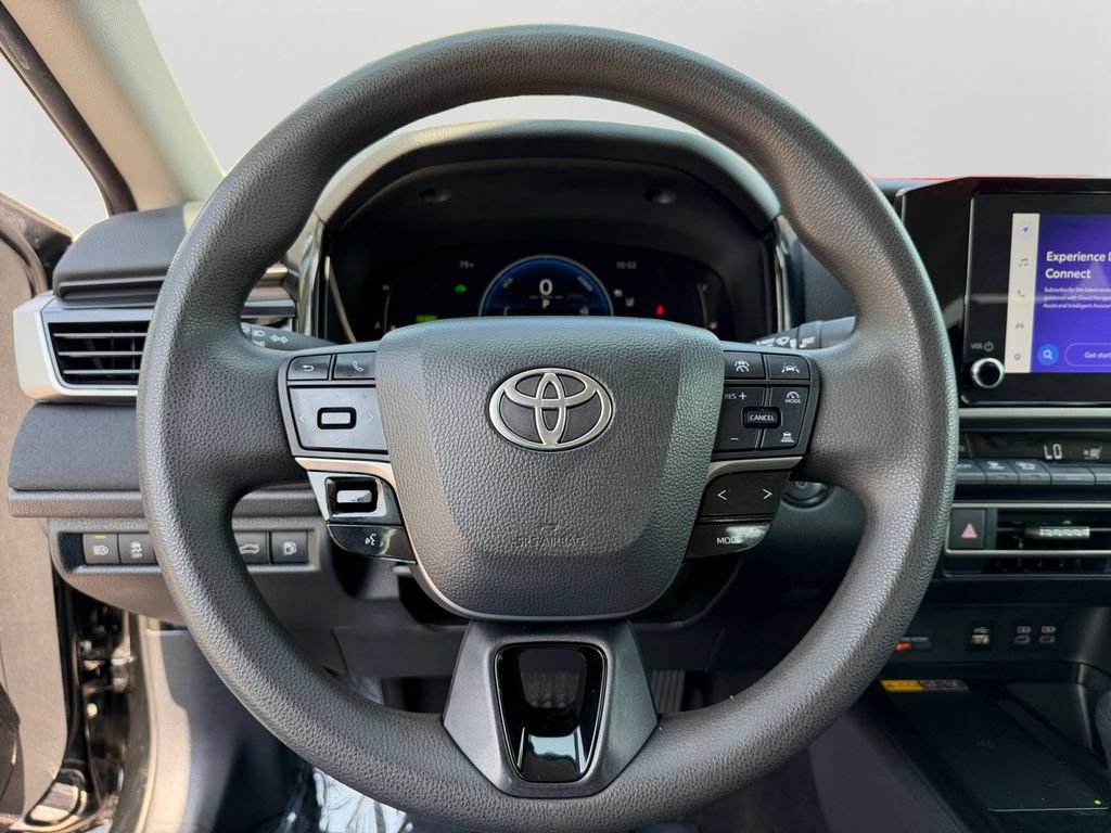 Used 2025 Toyota Camry LE FWD image 19