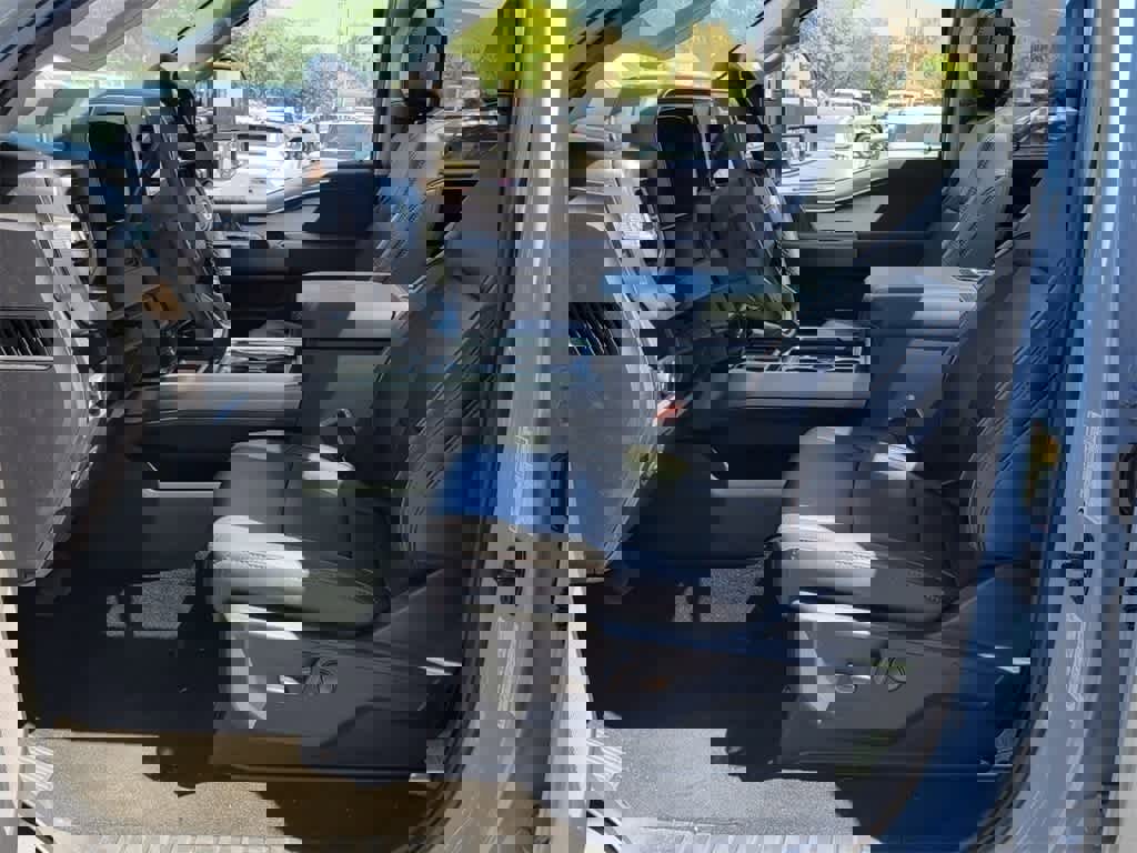 New 2025 Ford F350 Lariat image 11