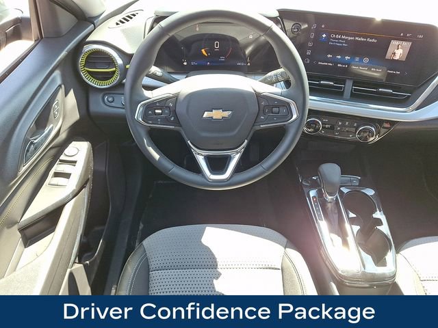 Used 2025 Chevrolet Trax LT w/ Driver Confidence Package image 3