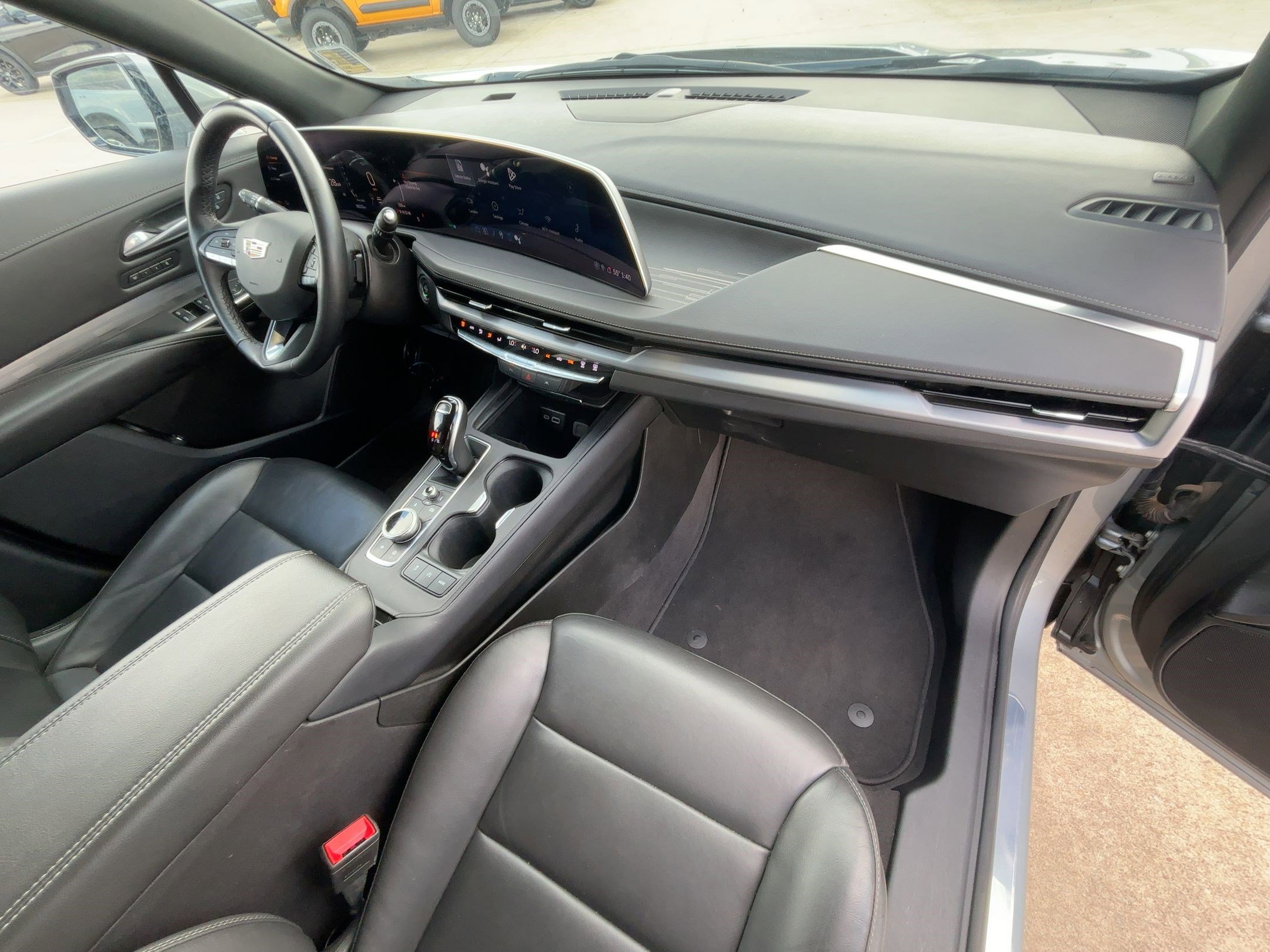 Used 2025 Cadillac XT4 Premium Luxury image 33